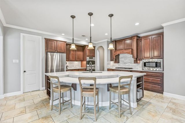 1008 Point Isabel Lane, Friendswood, TX 77546