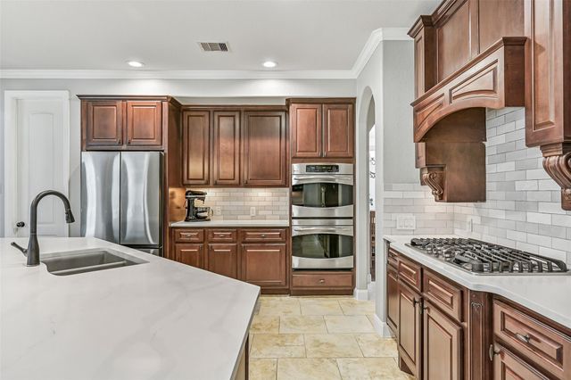 1008 Point Isabel Lane, Friendswood, TX 77546