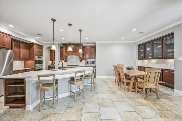 1008 Point Isabel Lane, Friendswood, TX 77546