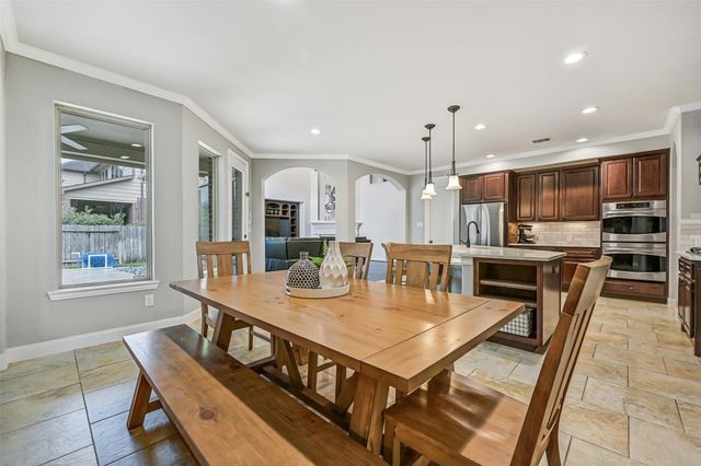 1008 Point Isabel Lane, Friendswood, TX 77546