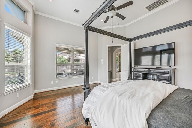 1008 Point Isabel Lane, Friendswood, TX 77546