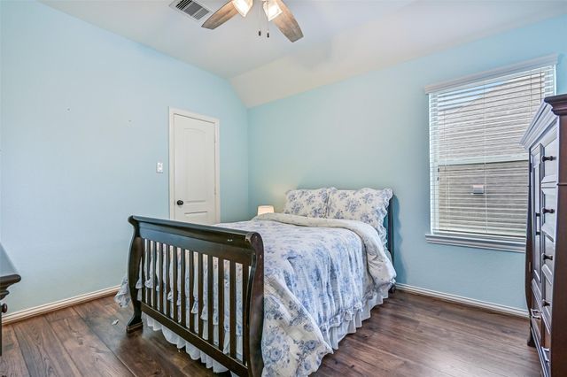 1008 Point Isabel Lane, Friendswood, TX 77546