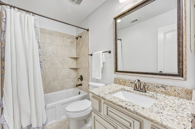 1008 Point Isabel Lane, Friendswood, TX 77546