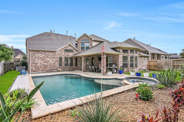 1008 Point Isabel Lane, Friendswood, TX 77546