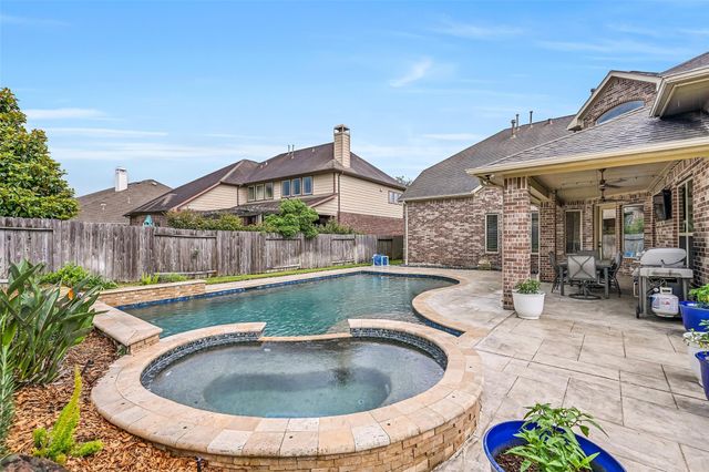 1008 Point Isabel Lane, Friendswood, TX 77546