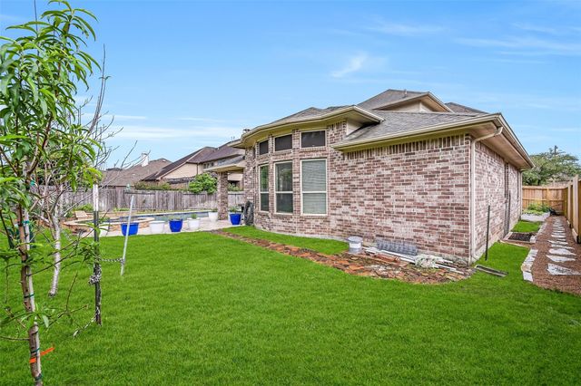 1008 Point Isabel Lane, Friendswood, TX 77546