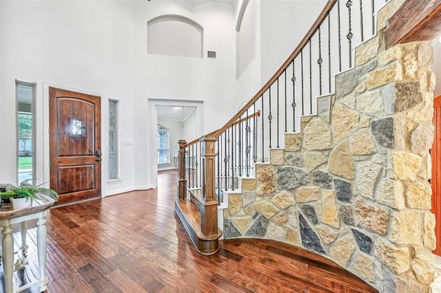 1008 Point Isabel Lane, Friendswood, TX 77546