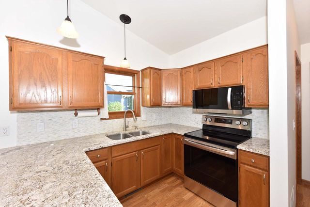 W208N16471 St Andrews COURT, Jackson, WI 53037