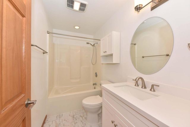 W208N16471 St Andrews COURT, Jackson, WI 53037