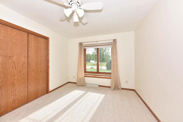 W208N16471 St Andrews COURT, Jackson, WI 53037
