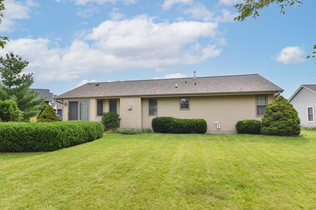 W208N16471 St Andrews COURT, Jackson, WI 53037