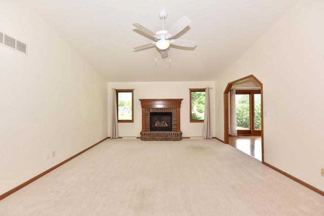 W208N16471 St Andrews COURT, Jackson, WI 53037