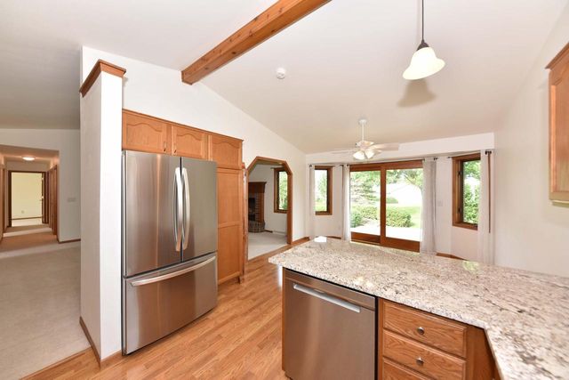 W208N16471 St Andrews COURT, Jackson, WI 53037