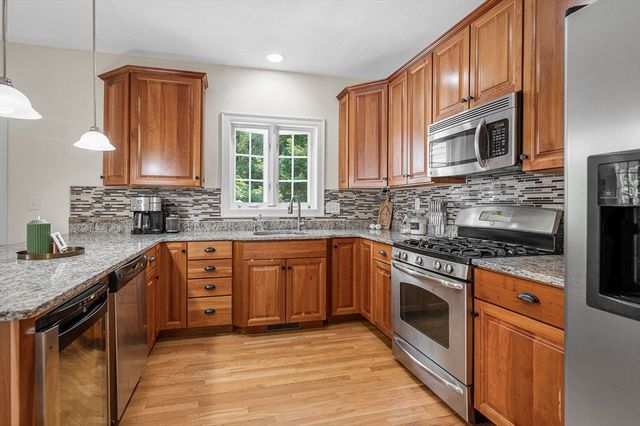 2 Charles Ridge Rd A, Littleton, MA 02466