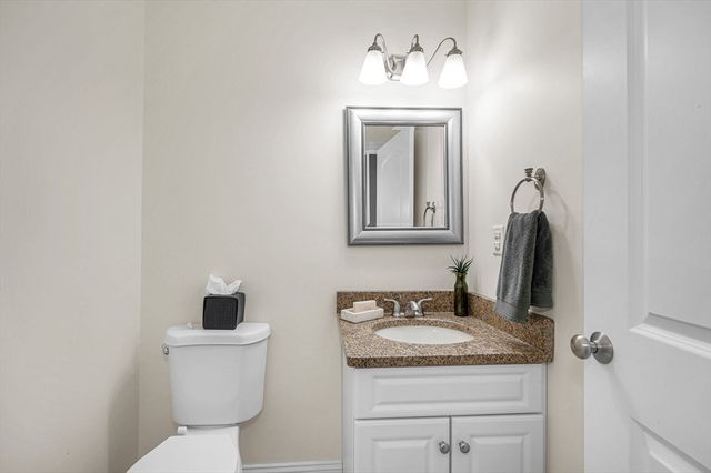 2 Charles Ridge Rd A, Littleton, MA 02466