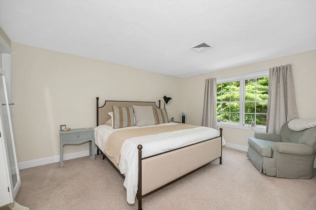 2 Charles Ridge Rd A, Littleton, MA 02466