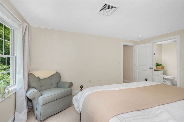 2 Charles Ridge Rd A, Littleton, MA 02466
