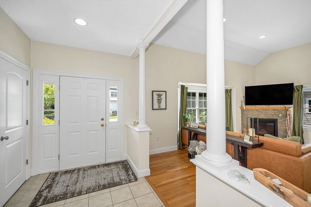 2 Charles Ridge Rd A, Littleton, MA 02466