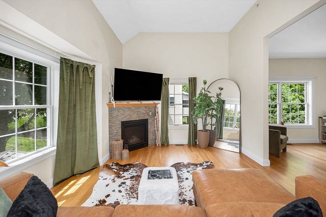 2 Charles Ridge Rd A, Littleton, MA 02466