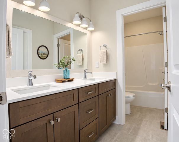 836 Justine Circle W, Indianapolis, IN 46234
