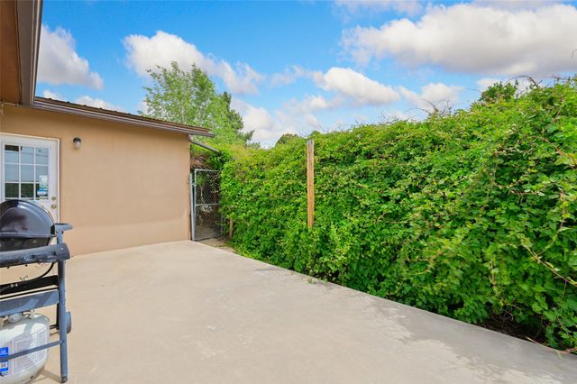 1028 Avenida De Las Campanas, Santa Fe, NM 87507