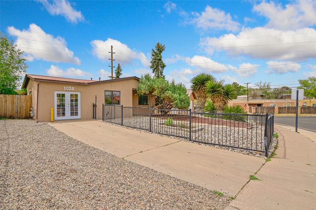 1028 Avenida De Las Campanas, Santa Fe, NM 87507