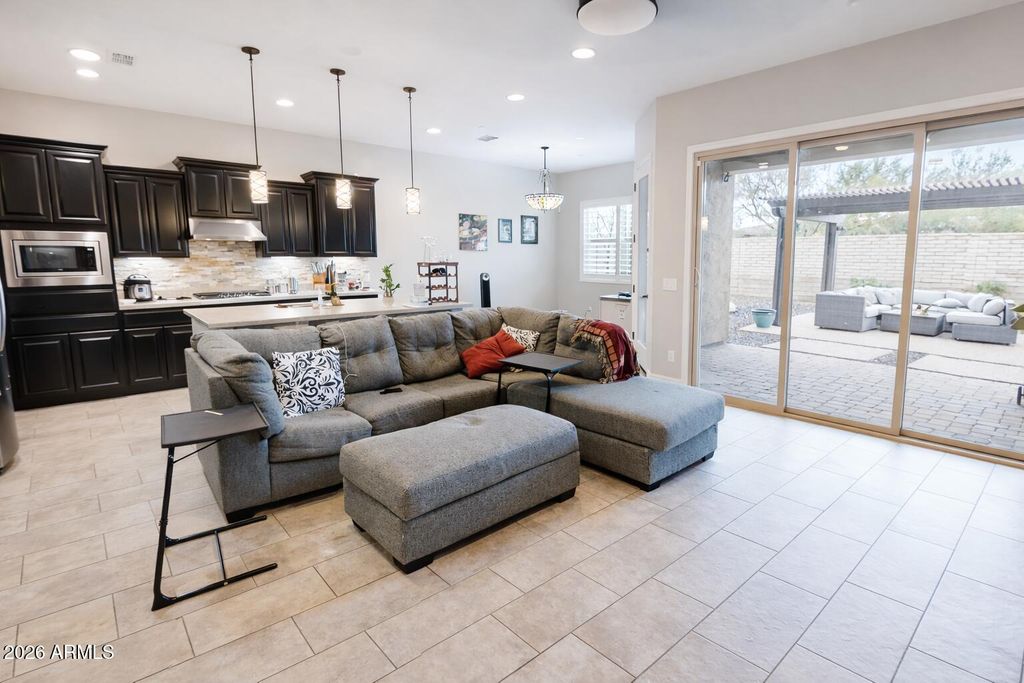 Image 18 of property listing at 11850 W LONE TREE Trail, Peoria, AZ 85383