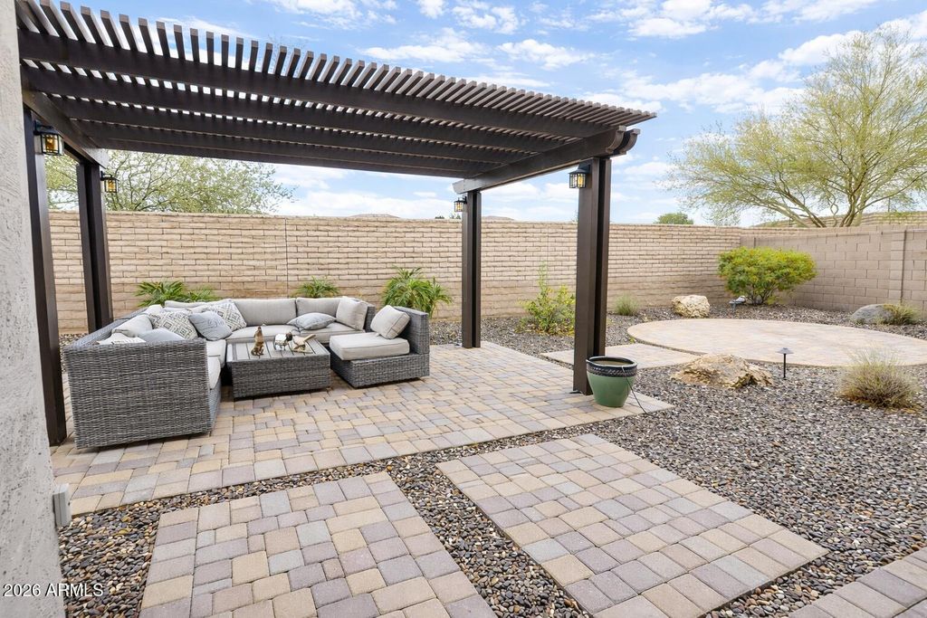 Image 22 of property listing at 11850 W LONE TREE Trail, Peoria, AZ 85383