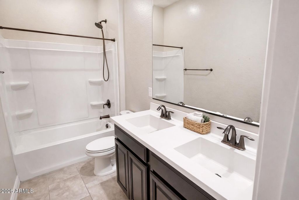 Image 24 of property listing at 11850 W LONE TREE Trail, Peoria, AZ 85383