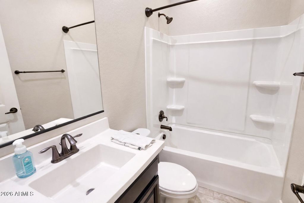 Image 25 of property listing at 11850 W LONE TREE Trail, Peoria, AZ 85383