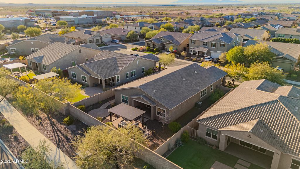 Image 28 of property listing at 11850 W LONE TREE Trail, Peoria, AZ 85383
