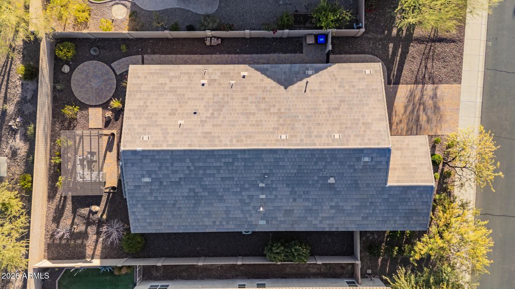 Image 31 of property listing at 11850 W LONE TREE Trail, Peoria, AZ 85383