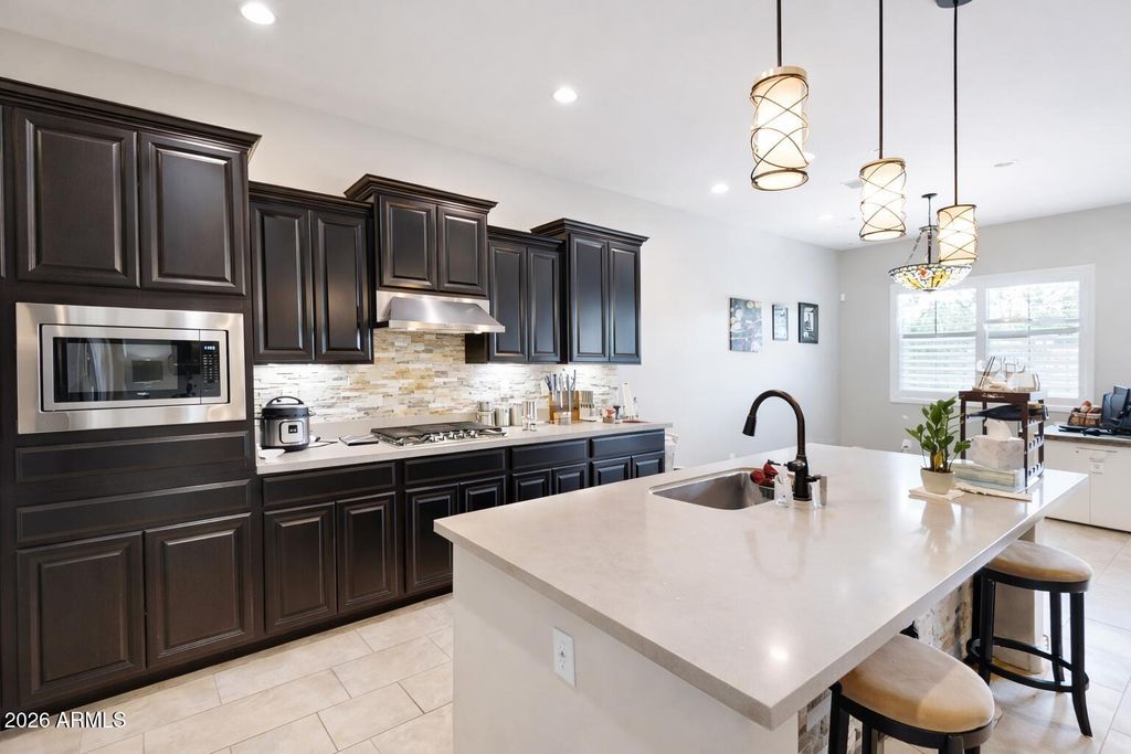 Image 5 of property listing at 11850 W LONE TREE Trail, Peoria, AZ 85383