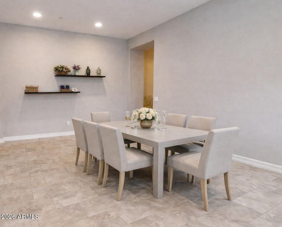 Image 8 of property listing at 11850 W LONE TREE Trail, Peoria, AZ 85383
