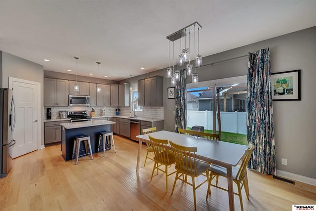 225 Knotty Pine Lane, Seward, NE 68434