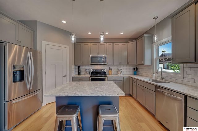 225 Knotty Pine Lane, Seward, NE 68434