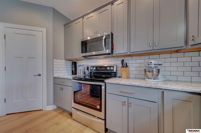 225 Knotty Pine Lane, Seward, NE 68434