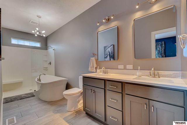 225 Knotty Pine Lane, Seward, NE 68434