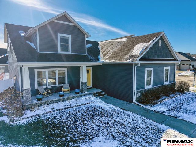 225 Knotty Pine Lane, Seward, NE 68434