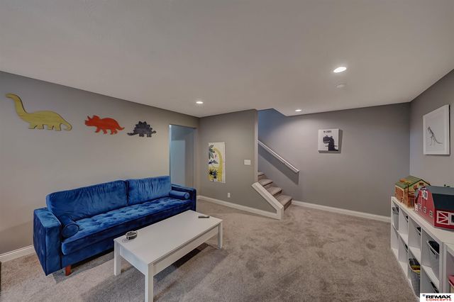 225 Knotty Pine Lane, Seward, NE 68434