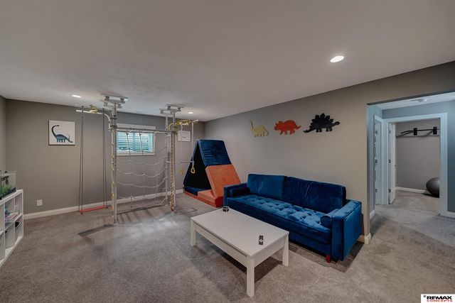 225 Knotty Pine Lane, Seward, NE 68434