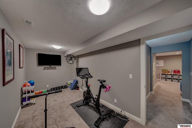 225 Knotty Pine Lane, Seward, NE 68434