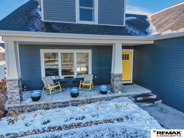 225 Knotty Pine Lane, Seward, NE 68434