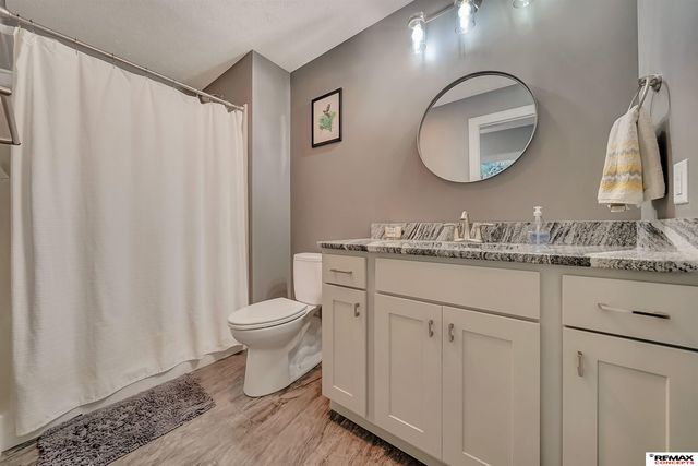 225 Knotty Pine Lane, Seward, NE 68434