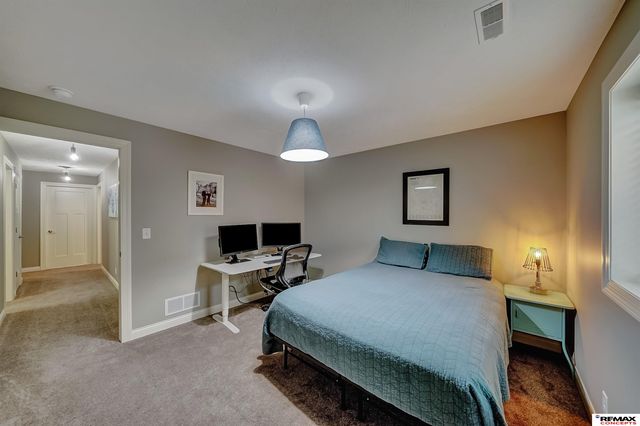 225 Knotty Pine Lane, Seward, NE 68434