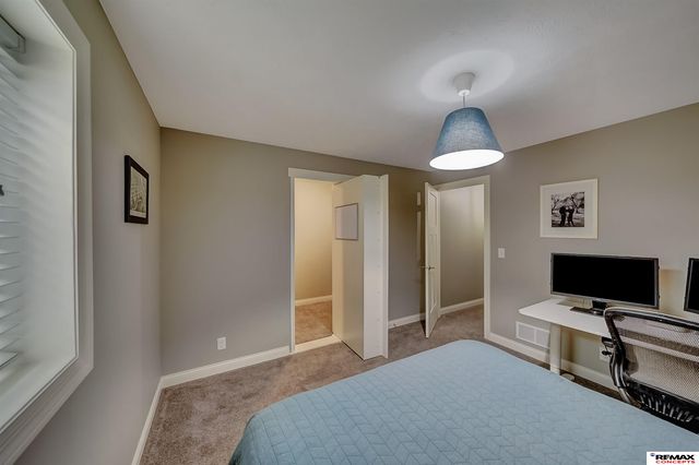 225 Knotty Pine Lane, Seward, NE 68434