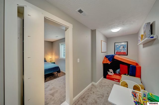 225 Knotty Pine Lane, Seward, NE 68434