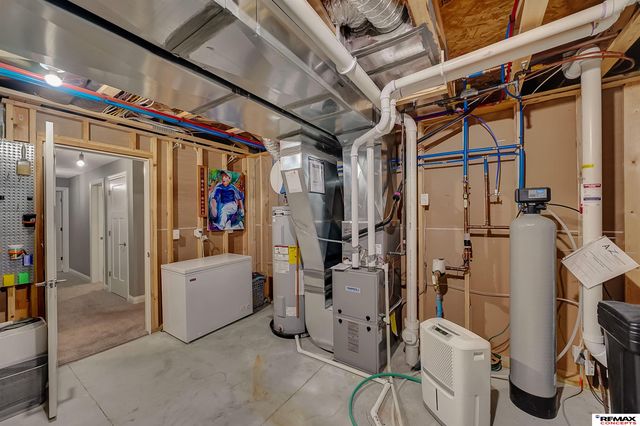 225 Knotty Pine Lane, Seward, NE 68434