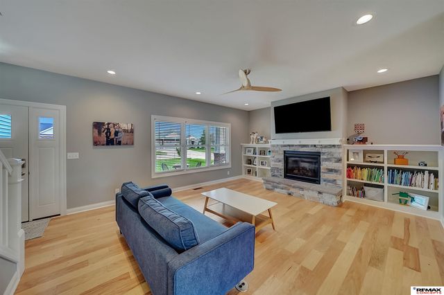 225 Knotty Pine Lane, Seward, NE 68434