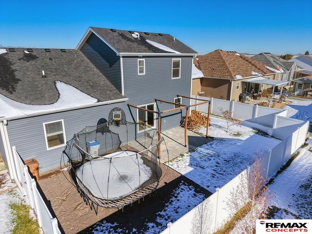 225 Knotty Pine Lane, Seward, NE 68434